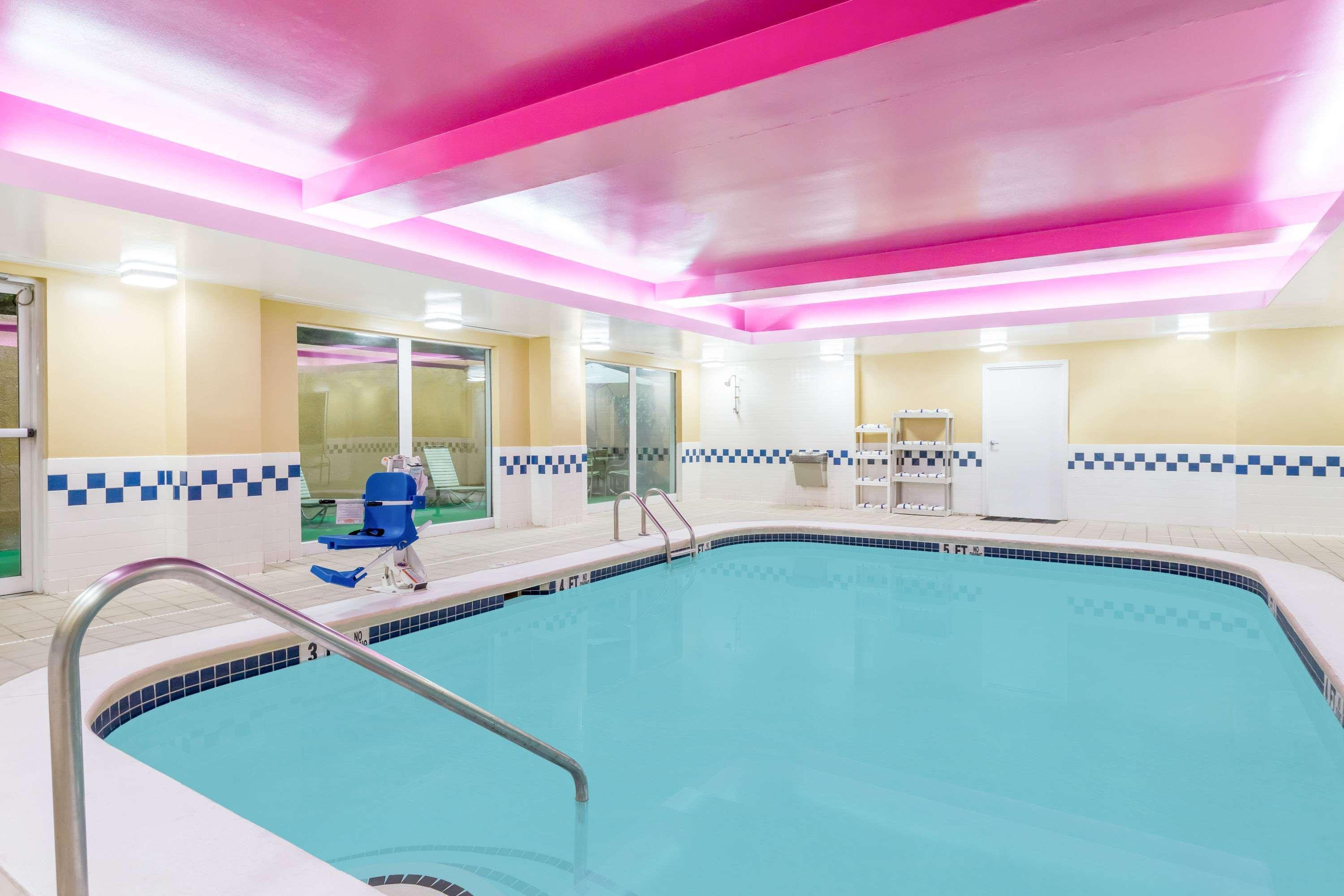 Baymont By Wyndham Lithia Springs Atlanta Hotel Bagian luar foto