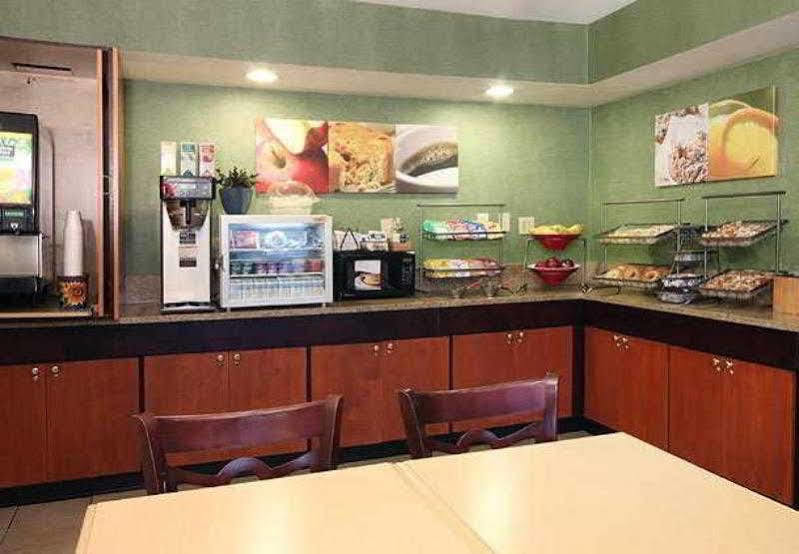 Baymont By Wyndham Lithia Springs Atlanta Hotel Bagian luar foto